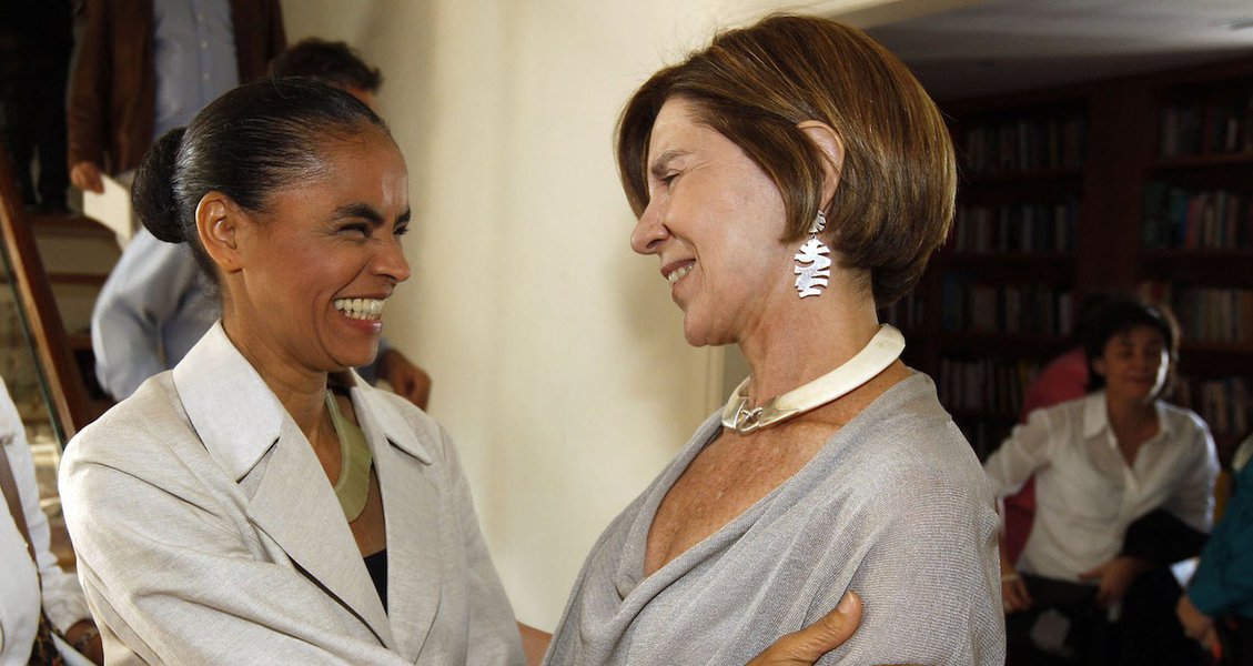 Brasil, S„o Paulo, SP, 31/08/2010. Retrato da candidata ‡ PresidÍncia da Rep˙blica pelo Partido Verde (PV), Marina Silva(e), que se re˙ne com um grupo de mulheres de diferentes ·reas de atuaÁ„o para falar sobre as propostas do programa de governo e da lid