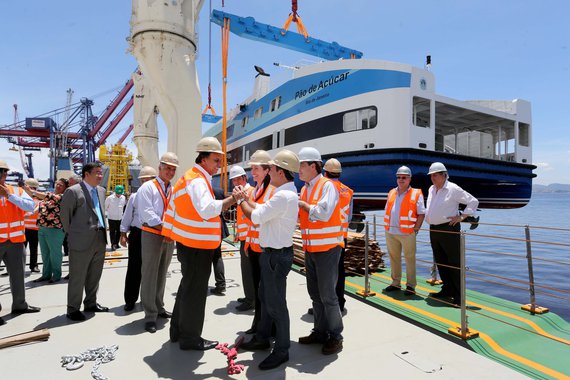Rio de Janeiro - RJ - 11.12.2014 - Governador Luiz Fernando Pezão no recebimento da Barca Pão de Açucar no Porto do Rio.
 Foto: Carlos Magno.