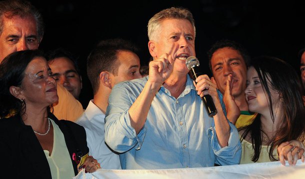 26/10/2014- Brasília- DF, Brasil- O governador eleito do DF, Rodrigo Rollemberg, participa da festa da vitória. Foto: Wilson Dias/ Agência Brasil)