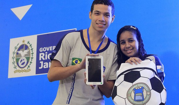 03-07-2014; Rio de Janeiro;  SAERJ – Entrega de tablets para alunos no Salão Nobre – Palácio Guanabara; Foto: Shana Reis
