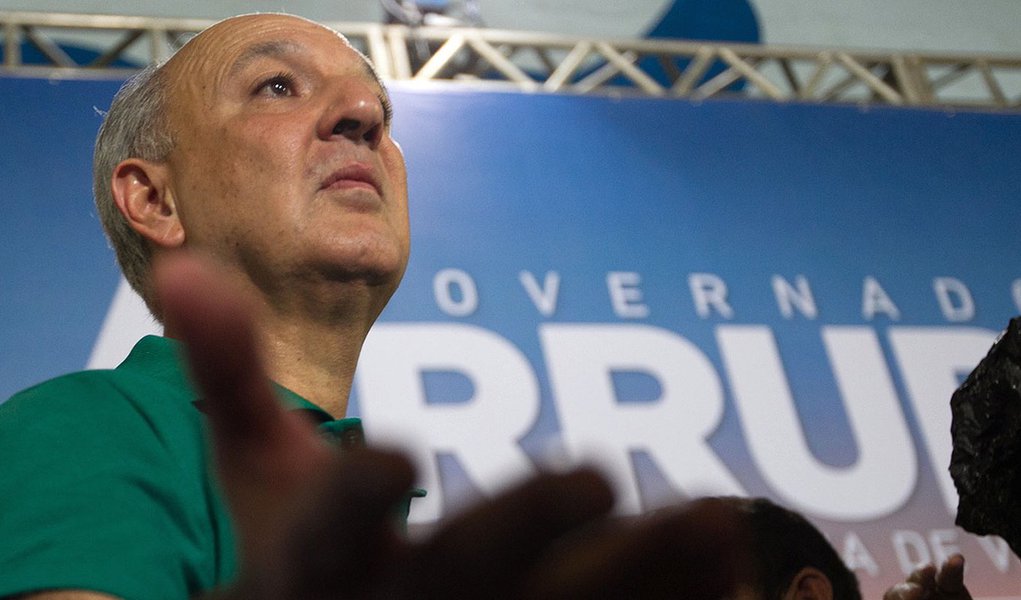 DF - CONVEN«√O/PR - ESPORTES - O ex-governador JosÈ Roberto Arruda durante convenÁ„o do PR (Partido da Rep˙blica) realizada neste domingo em   BrasÌlia, para lanÁ·-lo como candidato ao governo do Distrito Federal nas prÛximas eleiÁıes.   29/06/2014 - Foto