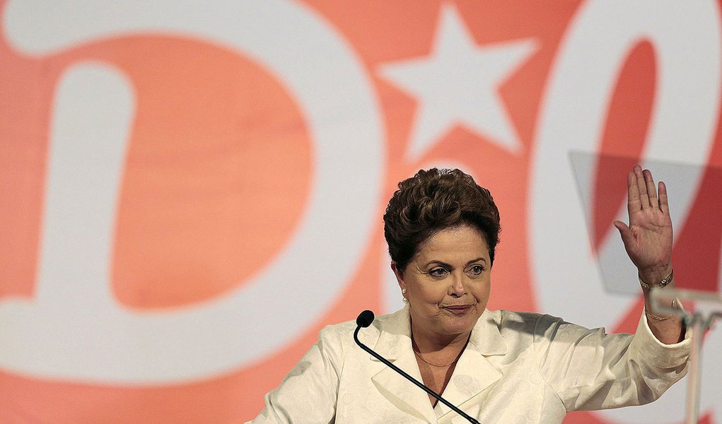 Presidente e candidata Ã  reeleiÃ§Ã£o, Dilma Rousseff (PT), em entrevista coletiva em BrasÃ­lia. 05/10/2014 REUTERS/Ueslei Marcelino