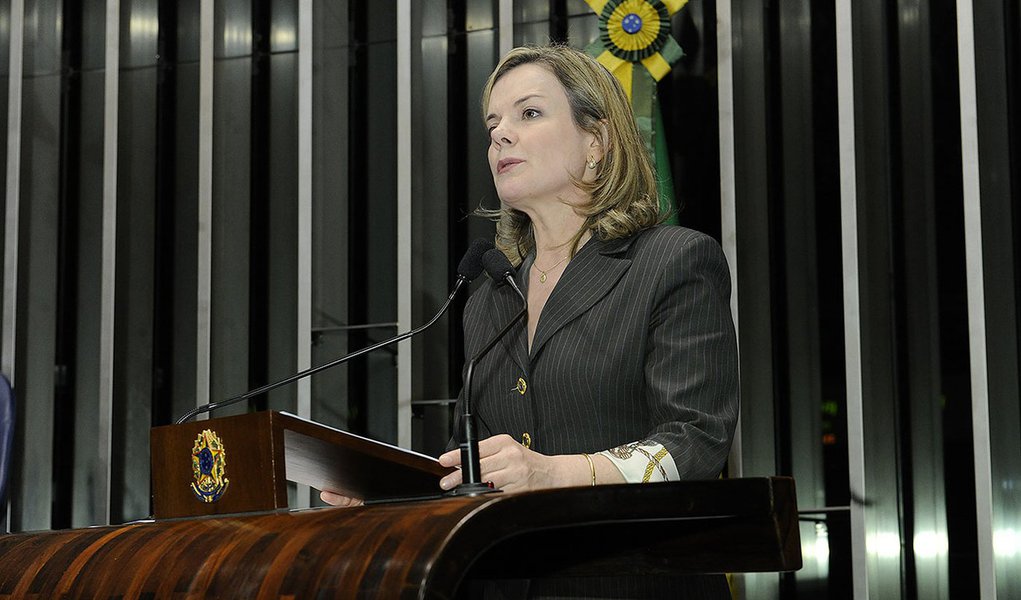 Senadora Gleisi Hoffmann (PT-PR) destaca as medidas do governo federal para lidar com os estragos provocados pelas enchentes que atingem o Paraná