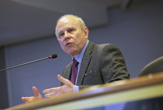 Ministro da Fazenda, Guido Mantega, durante coletiva de imprensa em São Paulo. 29/08/2014.  REUTERS/Chico Ferreira