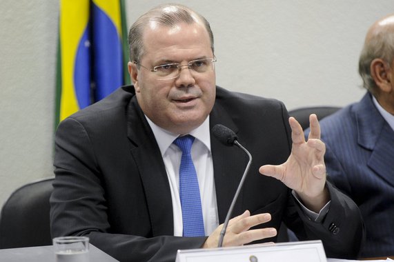 Presidente do Banco Central, Alexandre Tombini fala durante audiência pública na Comissão de Assuntos Econômicos (CAE) destinada a discutir as diretrizes, implementação e perspectivas futuras da política monetária
