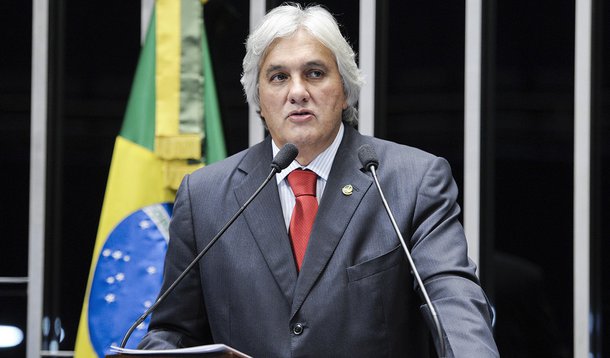 Senador Delcídio do Amaral (PT-MS) elogia as medidas de economia anunciadas pelo governo federal