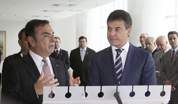 Governador Beto Richa e o presidente da Aliança Renault-Nissan, Carlos Ghosn, apresentam novos investimentos da Renault no Paraná.
Curitiba, 17/04/2014.
Foto: José Gomercindo/ANPr