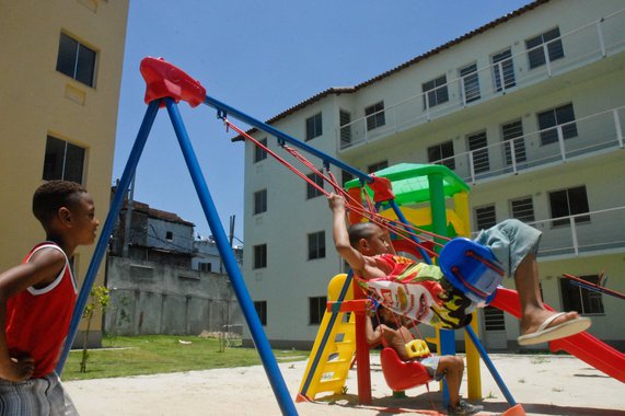 Rio de Janeiro - Cerim�nia de entrega de um  milh�o de casas do programa Minha Casa Minha Vida (MCMV), na comunidade da Mangueira, no Rio de Janeiro.