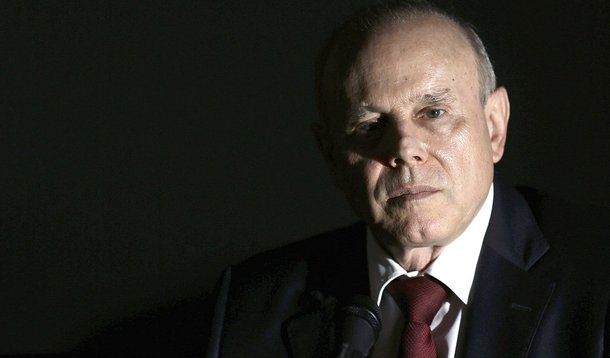 Brazil's Finance Minister Guido Mantega speaks during a news conference about the economy in Brasilia, February 27, 2014.  The pace of Brazil's economic recovery in the fourth quarter of 2013 surprised the government and indicates a moderate rate of expan