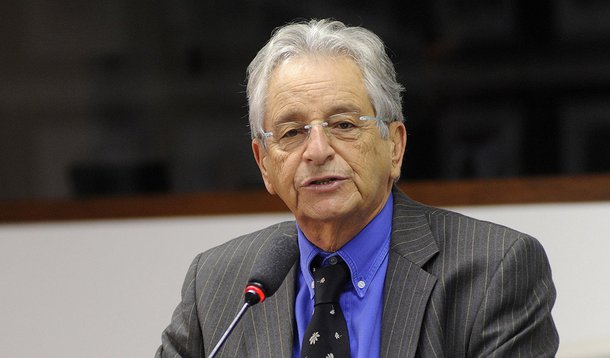 Plenário 9
Comissão de Direitos Humanos
Seminário "Direitos HUmanos e Política Externa"
Mesa:
Camila Asano, Comitê Brasileiro de Direitos Humanos e Política Externa e da Conectas Direitos Humanos
Dep. Fernando Gabeira, representante da campanha da Ma