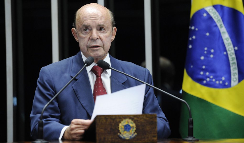 Senador Francisco Dornelles (PP-RJ) destaca que a Organização Mundial do Comércio fechou acordos que visam a facilitação de transações comerciais internacionais e o aperfeiçoamento da administração de cotas de exportação