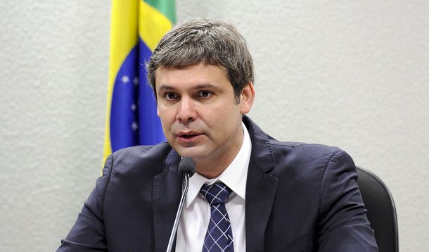 Senador Lindbergh Farias (PT-RJ), presidente da CAE, conduz sabatina de indicado para presidir Autoridade PÃºblica OlÃ­mpica