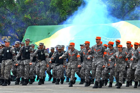 Brasília - Formatura de nova turma da Força Nacional, composta por 415 policiais civis, militares e bombeiros, de 23 unidades da Federação. O grupo ficará à disposição do Departamento por um ano, para atuar em diversas operações.