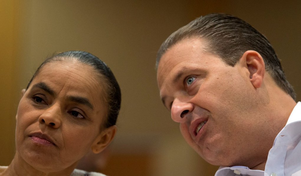 DF - PARTIDO/REDE/ASSINATURAS - POLÍTICA - ATENÇÃO, SENHORES EDITORES: MATÉRIA COM EMBARGO. PUBLICAÇÃO LIBERADA A PARTIR DE DOMINGO,   DIA 26 DE JANEIRO DE 2014. A ex-senadora, Marina Silva e o governador de Pernambuco,   Eduardo Campos, durante o Seminár