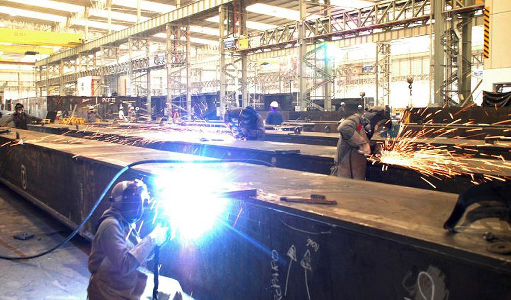 Data: 17/09/2010
Editoria: Empresas
Reporter: Josette Goulart
Local: Porto Velho, RO
Detalhe: A materia fala sobre a construcao das Usinas Hidreletricas de Santo Antonio e Jirau, em Porto Velho, Rondonia
Personagem: Fabrica da IMMA (Industria Metalur