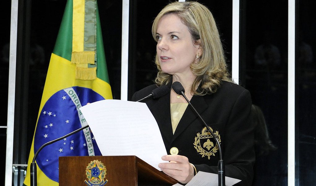 Senadora Gleisi Hoffmann (PT-PR) anuncia proposta de sua autoria que limita em 10% a alíquota de ICMS sobre os serviços de internet em banda larga fixa