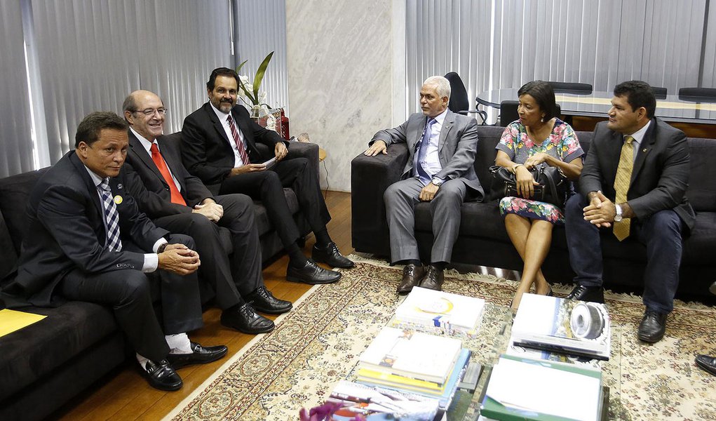 Brasilia 11/03/2013   O Governador Agnelo Queiroz durante Audiência com presidente da União Nacional dos Legisladores e Legislativos Estaduais – UNALE, Deputado Sérgio Leite.Participantes: - Presidente da Câmara Legislativa Deputado, Wasny de Roure- Presi
