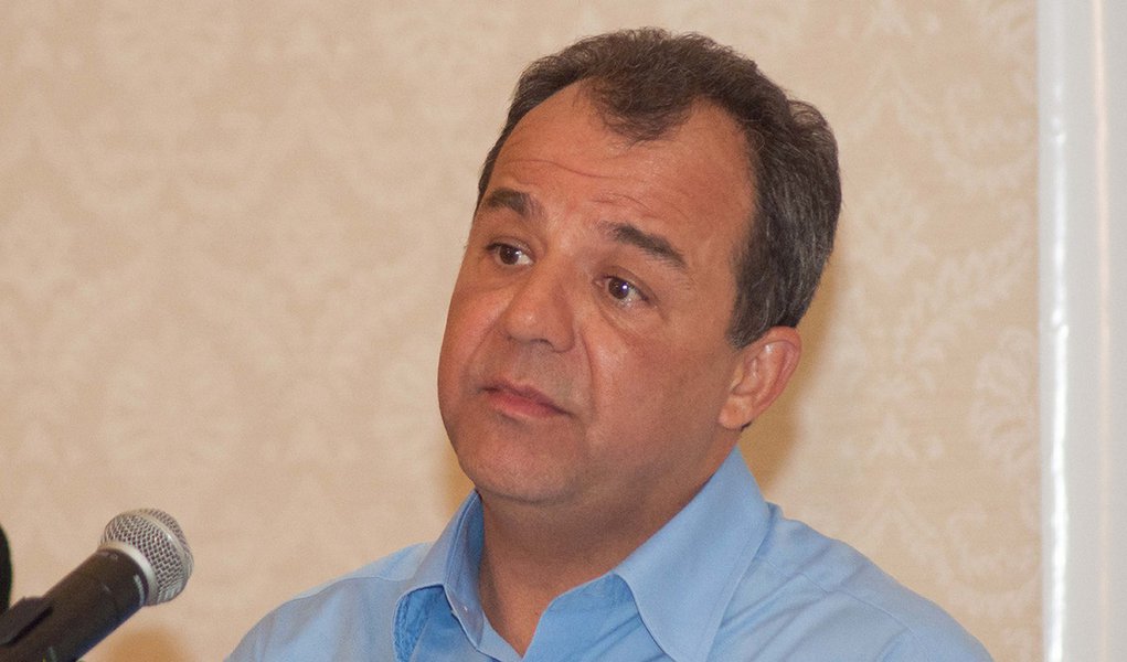 RIO DE JANEIRO, RJ, 29.07.2013: PARQUE JULIO DELAMARE/RJ - O governador do Rio de Janeiro, Sérgio Cabral, anuncia que desistiu de demolir o Parque Aquático Julio Delamare. Cabral anunciou que a derrubada do espaço, prevista no processo de privatização do 