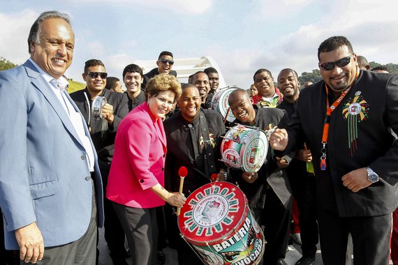 Duque de Caxias - RJ, 01/07/2014. Presidenta Dilma Rousseff durante abertura ao tráfego do Arco Metropolitano do Rio de Janeiro, assinatura de contrato de financiamento para abastecimento de água na Baixada Fluminense e anúncio de novos investimentos. Fot