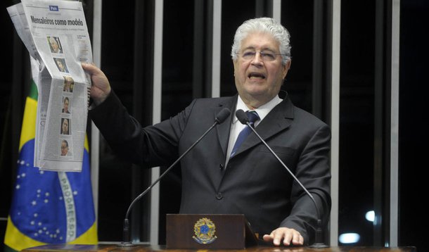 Senador Roberto Requião (PMDB-PR) critica matéria do jornal O Globo que coloca parlamentares com processo no Supremo Tribunal Federal “no mesmo saco”