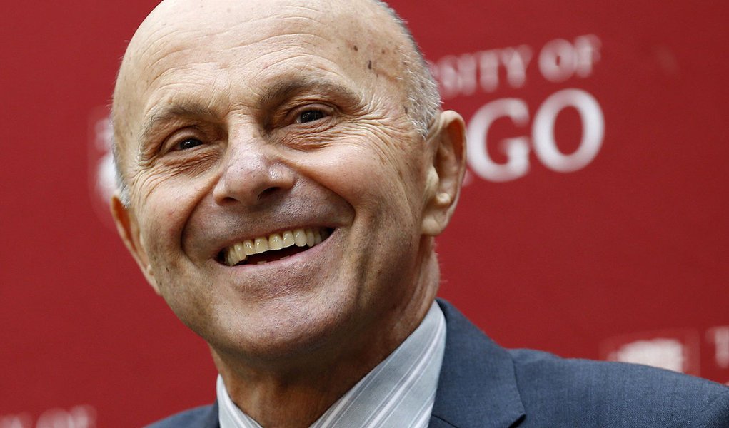 University of Chicago professor Eugene F. Fama smiles at a news conference after it was announced he won the 2013 Nobel Prize in Economics in Chicago, October 14, 2013. Fama is sharing the prize with American scientist Robert Shiller and colleague Lars Ha