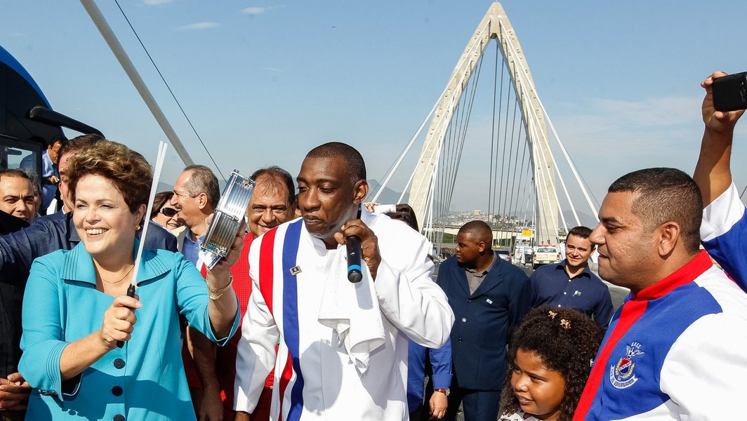Rio de Janeiro - RJ, 01/06/2014. Presidenta Dilma Rousseff durante cerimônia de inauguração do BRT Transcarioca. Foto: Roberto Stuckert Filho/PR