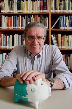 Colunista aposta em Beluzzo no lugar de Mantega