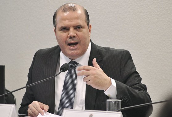 Tombini: BC agirá de forma tempestiva contra inflação
