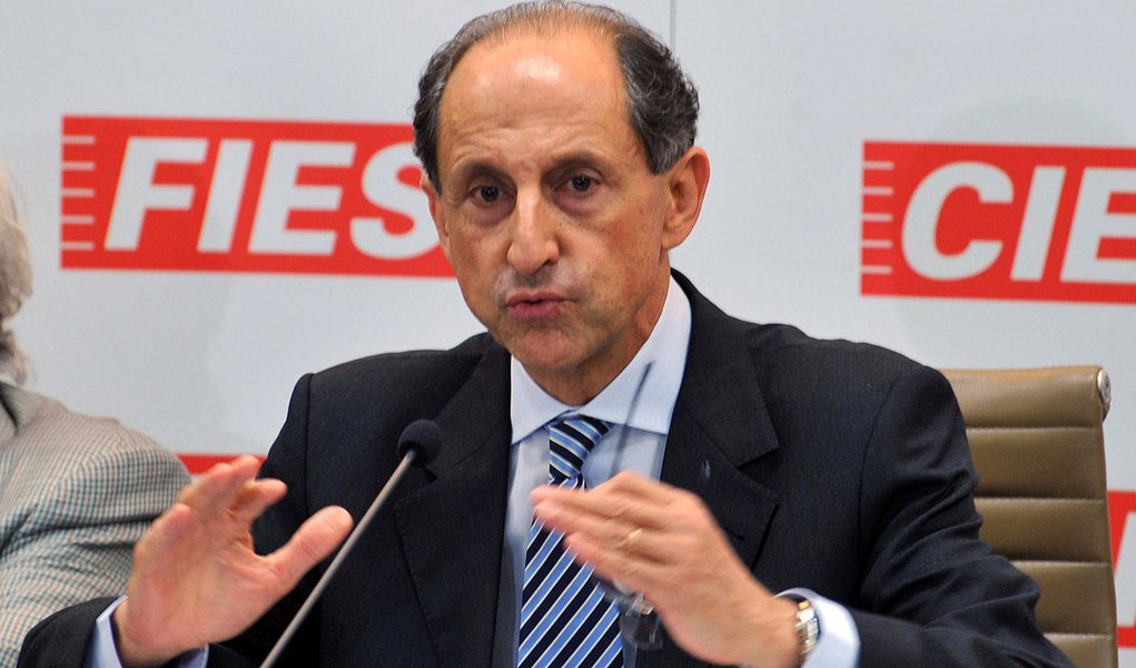 Fiesp e centrais sindicais criticam aumento da Selic