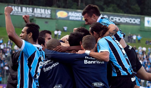 Grêmio estreia com triunfo de 2 a 0 sobre o Náutico