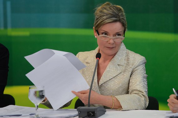 Gleisi retifica informação sobre redução de passagens em SP