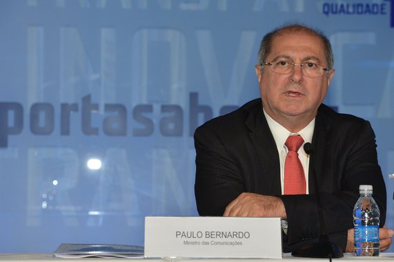 Ministro: estádios devem contar com 4G em junho