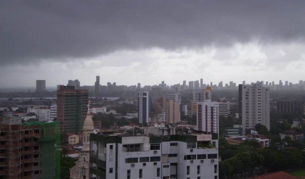Chuvas voltam a deixar a RMR em alerta
