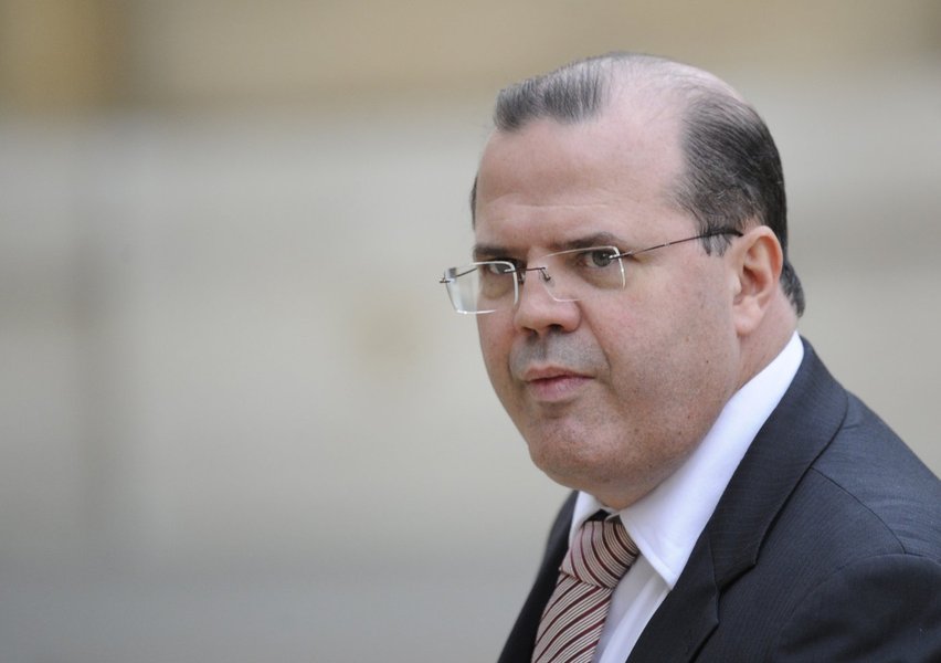 Governo tem que definir ajustes “claramente”