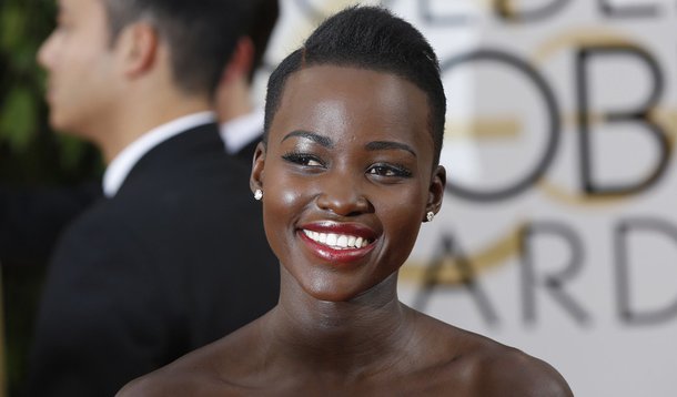 Actress Lupita Nyong'o, of the film "12 Years A Slave," arrives at the 71st annual Golden Globe Awards in Beverly Hills, California January 12, 2014.   REUTERS/Mario Anzuoni (UNITED STATES  - Tags: ENTERTAINMENT)  (GOLDENGLOBES-ARRIVALS) - RTX17B4R