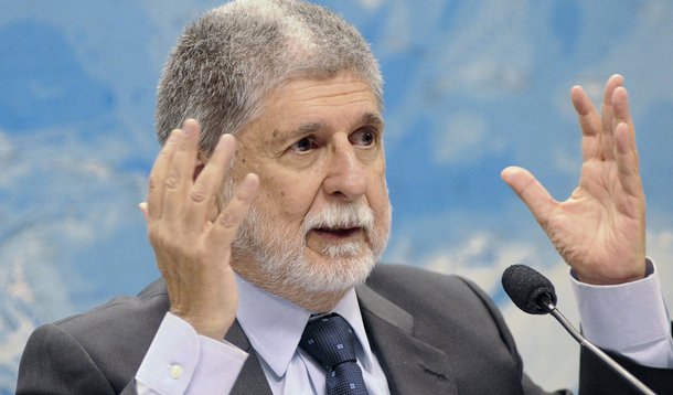 Amorim critica eventual fechamento de embaixadas