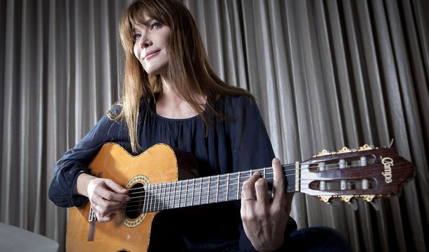 Carla Bruni inicia turnê na França e nos EUA