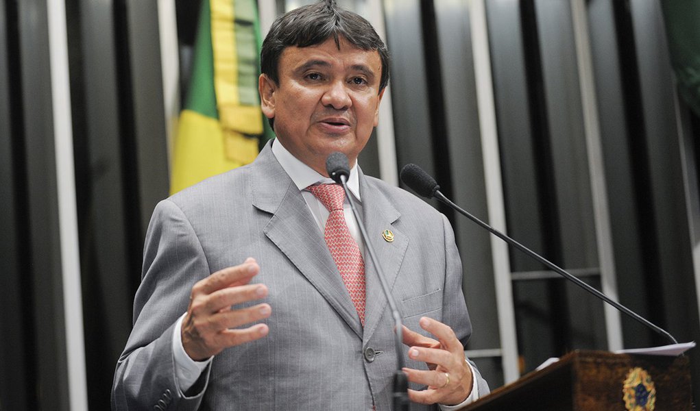 DATA AZ: Wellington Dias lidera em Parnaíba