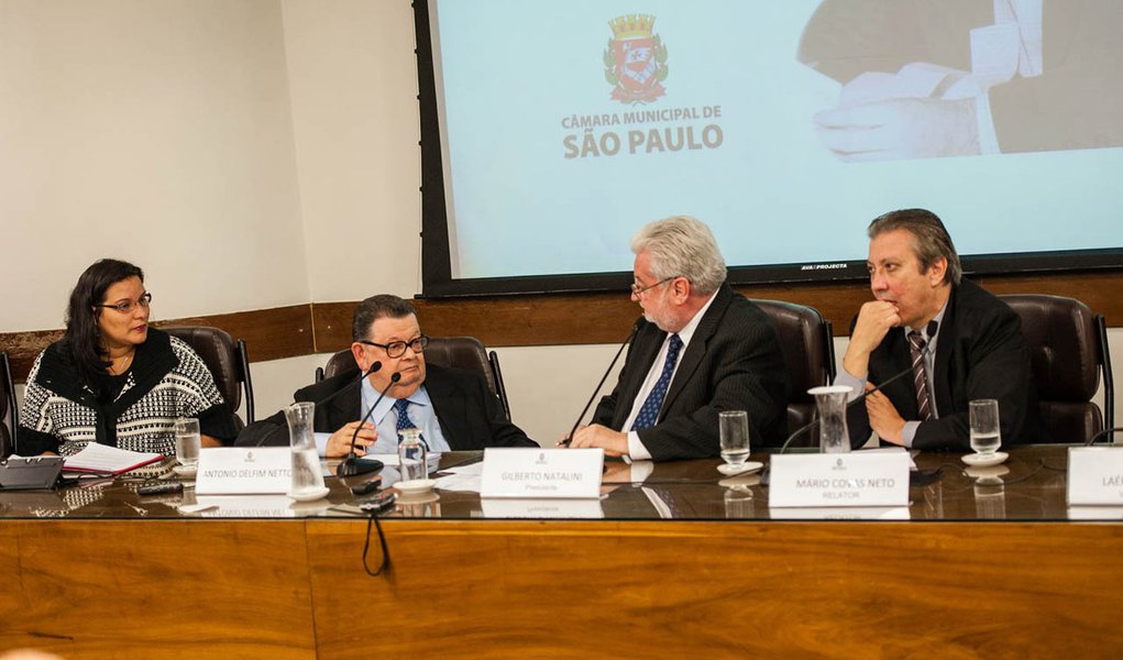 Delfim diz que não sabia de torturas na ditadura