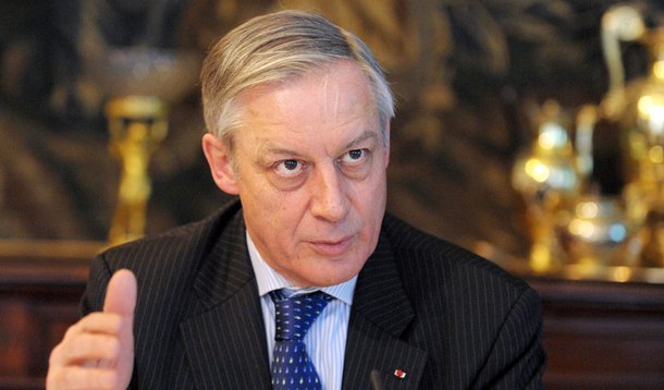 French central bank (Banque de France) governor Christian Noyer talks during the presentation of the 2012 results at the bank headquarters in Paris on March 28, 2013. AFP PHOTO  ERIC PIERMONT