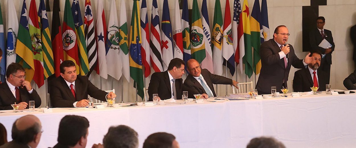 Governadores querem mais recursos e perdão fiscal