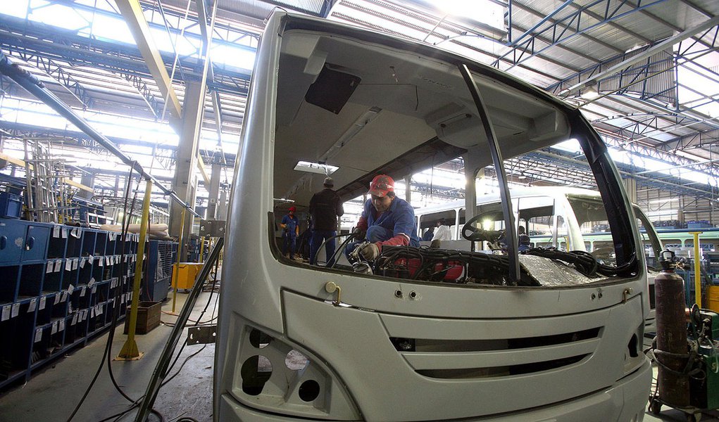  produção industrial no Paraná aumentou 13% em outubro, na comparação com o mesmo mês de 2012, enquanto a média nacional ficou em 0,9%. Foto: Gilson Abreu