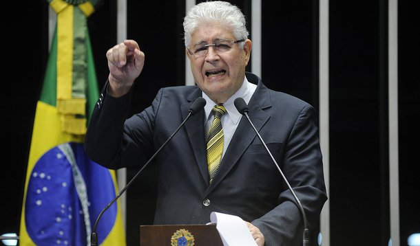 Senador Roberto Requião (PMDB-PR) propõe debate sobre reforma agrária e remessas de lucros