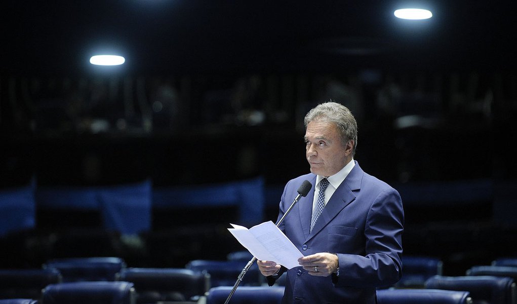 Senador Alvaro Dias (PSDB-PR) apresenta voto de pesar pelo falecimento da ministra aposentada Denise Arruda, que atuou no Superior Tribunal de Justiça de 2003 a 2010