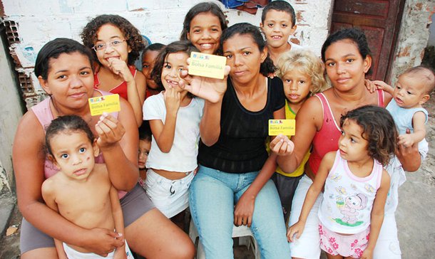 Valor do benefício do Bolsa Família sobe para R$ 77