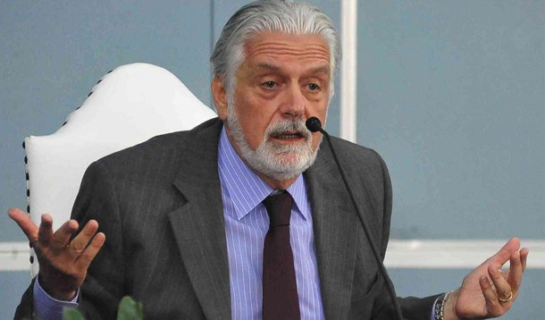Qual é a dificuldade com os professores, governador?