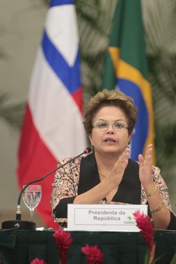 Dilma diz que "governo foi pego de surpresa pela seca"