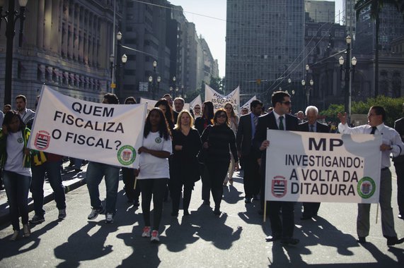 Após protesto, delegados e MP-SP acertam reuniões
