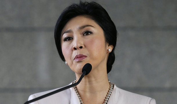 Thai Prime Minister Yingluck Shinawatra faces the media during a news conference after a cabinet meeting at The Army Club in Bangkok December 10, 2013. Yingluck pleaded on Tuesday for anti-government demonstrators to clear the streets and support a snap e