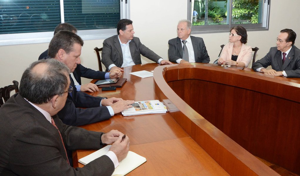 Estado inclui prefeitura nas discussões do VLT